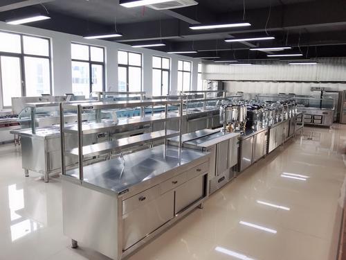 蕪湖商用廚房設(shè)備工程裝修注意三條事項